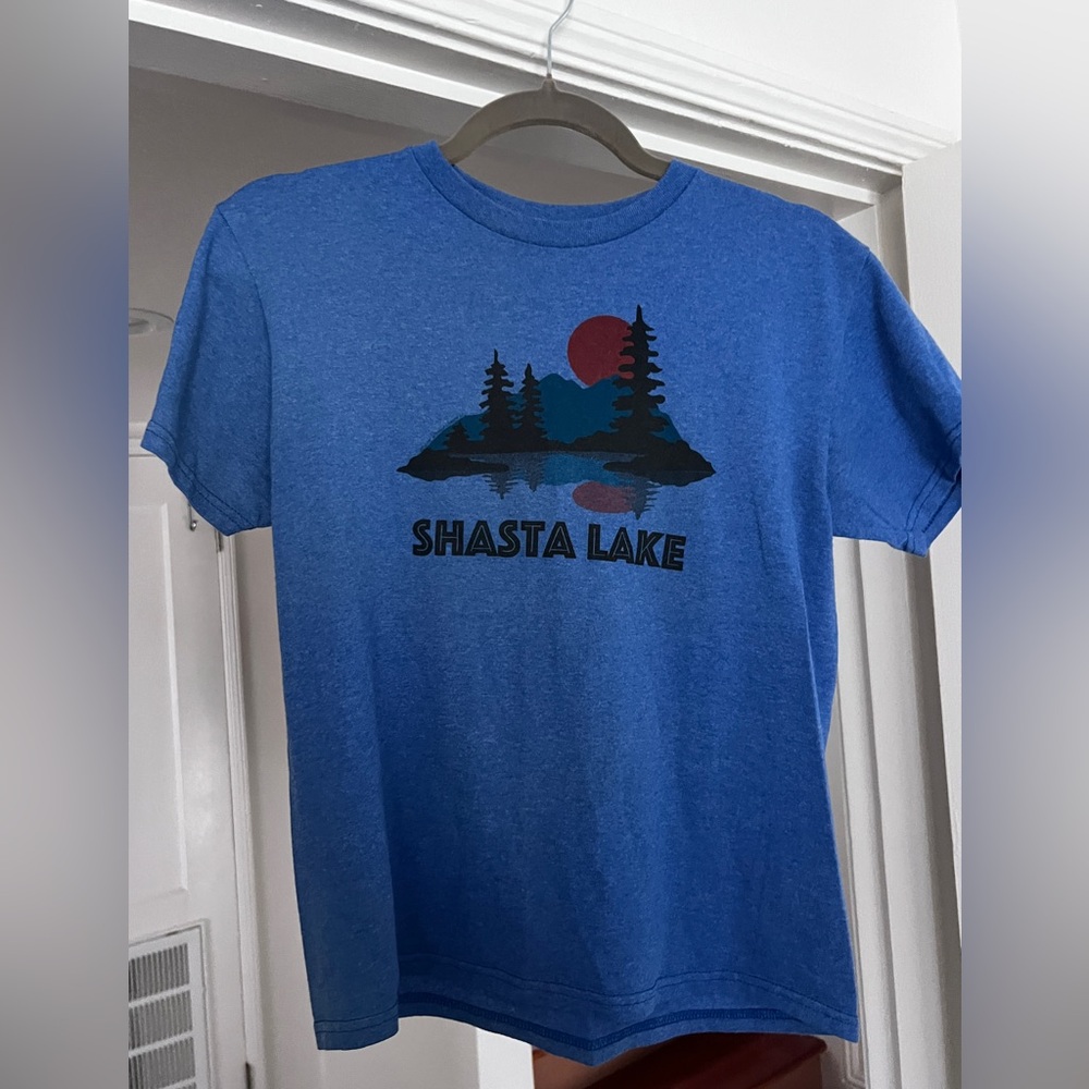 American Vintage Shasta Lake Blue Graphic Tee